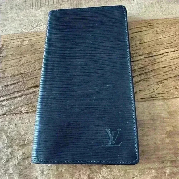 🎉❤️Louis Vuitton Epi Brazza Wallet ~Epi Leather~ Black ~ EUC!~ 💯 % Authentic - Picture 1 of 8